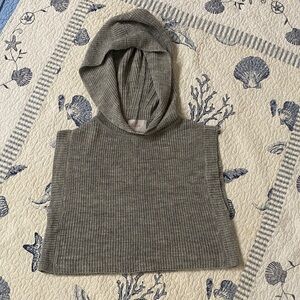 BLUSH BOUTIQUE Gray Knit Hooded Sweater Vest. Size L.
